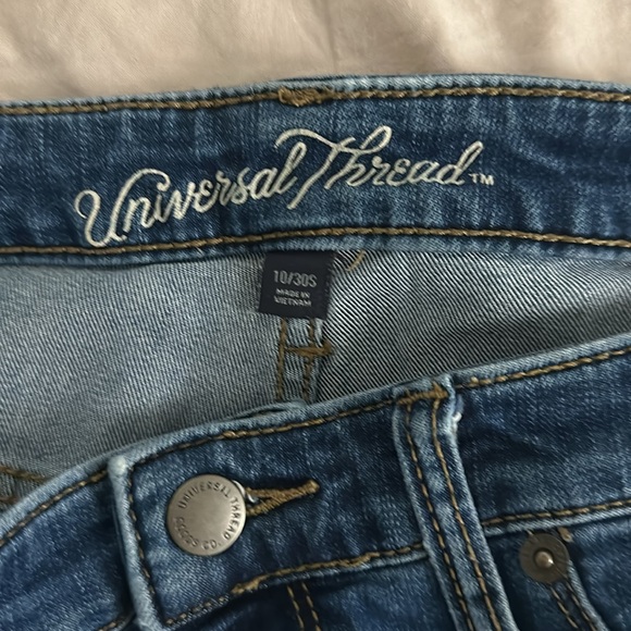 Universal Thread , size 10, medium wash - Picture 3 of 3